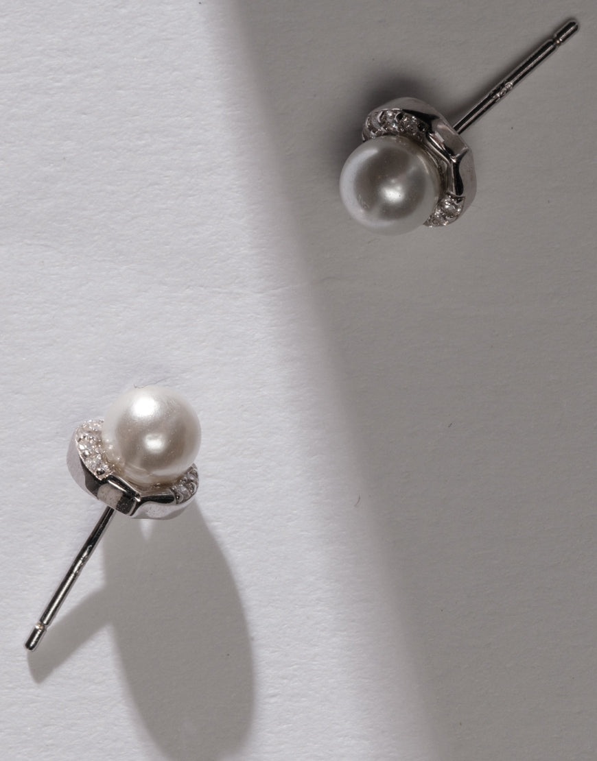 Silver Pearl Halo Stud