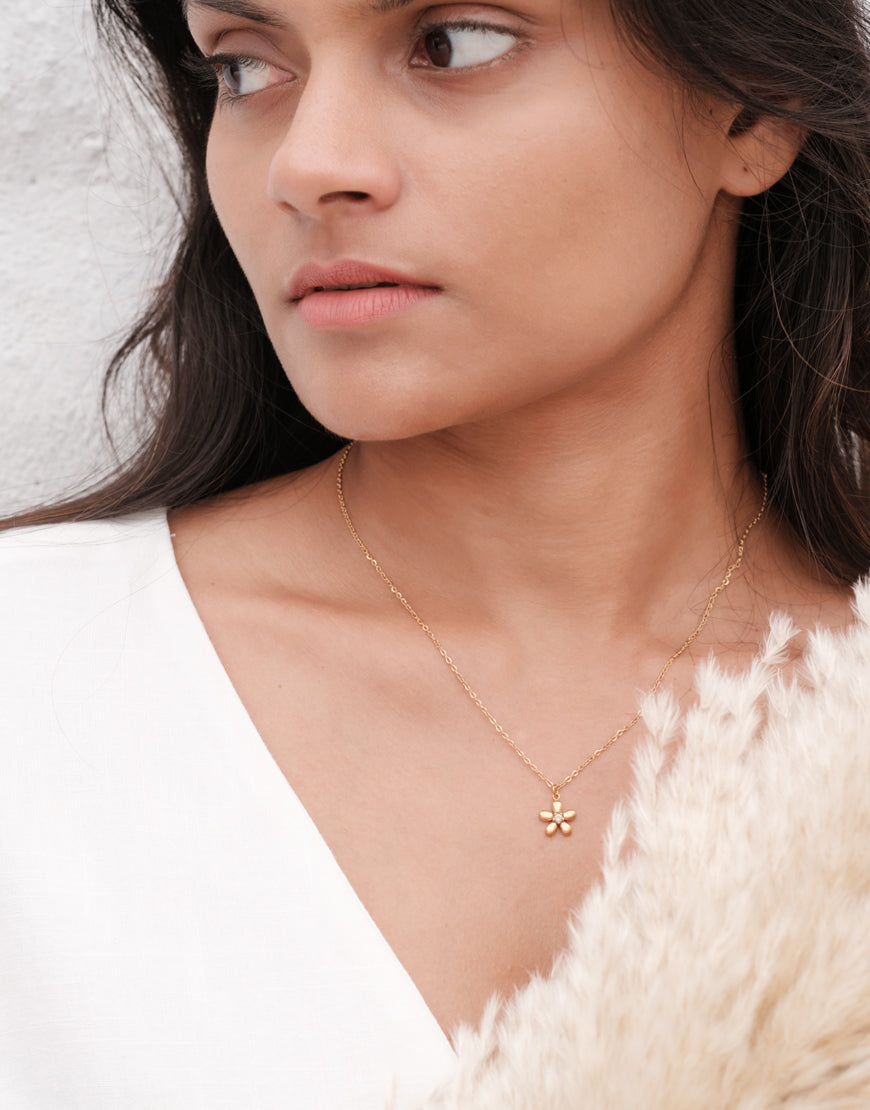 18K Plated Micro Wild Flower Pendant Necklace