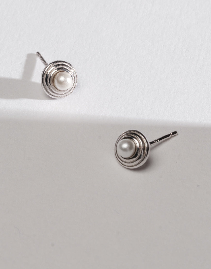 Silver Round Pearl Stud