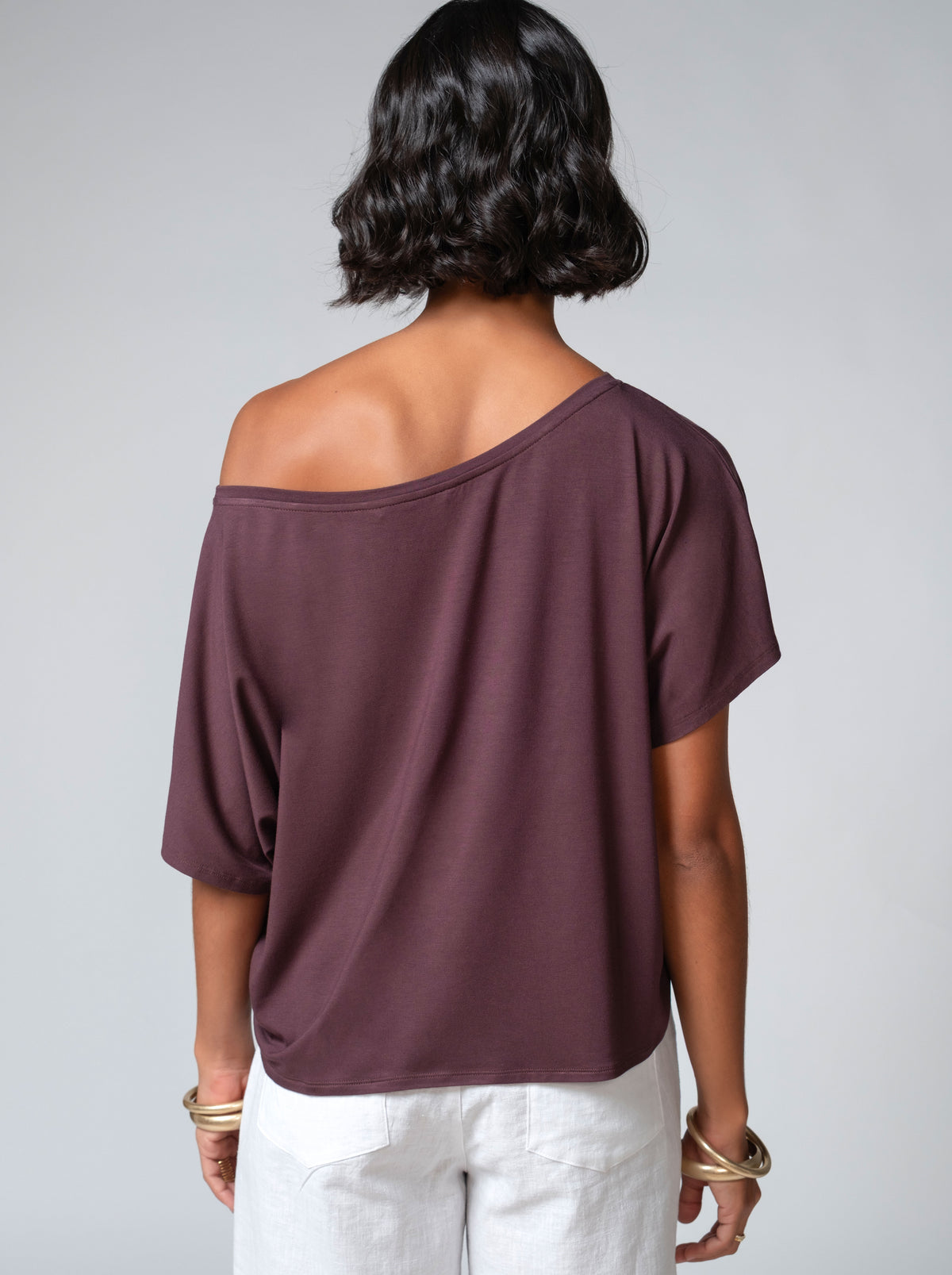 Akio Top